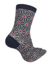 Load image into gallery viewer Japanese hemp leaves and polka dot tabi