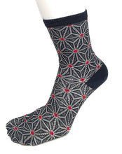 Load image into gallery viewer Japanese hemp leaves and polka dot tabi