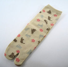 Load image into gallery viewer Japanese-made cat-pattern Tabi socks