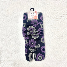 Load image into gallery viewer Made in Japan Japanese Style Floral Tabi Socks