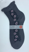 Load image into gallery viewer Side flower glossy socks made in Japan