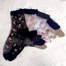 Load image into gallery viewer Cashmere-blend rose socks made in Japan