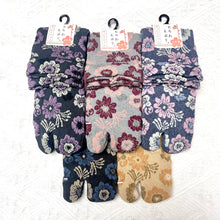 Load image into gallery viewer Made in Japan Japanese Style Floral Tabi Socks