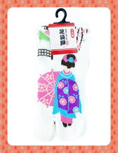 Load image into gallery viewer Japanese-made kimono girl&#39;s cherry blossom viewing socks
