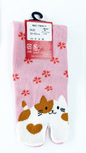 Load image into gallery viewer Japanese-made Cats Split Toe Socks
