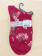 Load image into gallery viewer Rose socks made in Japan
