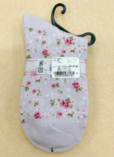 Load image into gallery viewer Rose floral socks made in Japan
