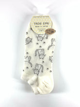 Load image into gallery viewer Cat Meow Boat Socks Made in Japan
