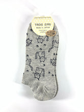 Load image into gallery viewer Cat Meow Boat Socks Made in Japan
