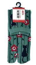 Load image into gallery viewer Black cat and flower split-toed socks made in Japan
