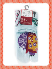 Load image into gallery viewer Japanese-made kimono girl&#39;s cherry blossom viewing socks
