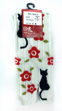 Load image into gallery viewer Black cat and flower split-toed socks made in Japan
